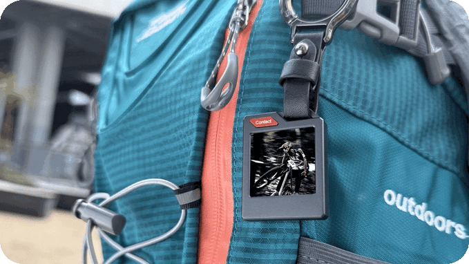 PhotoTag: E-Ink Tracker, Your Items, Your Style